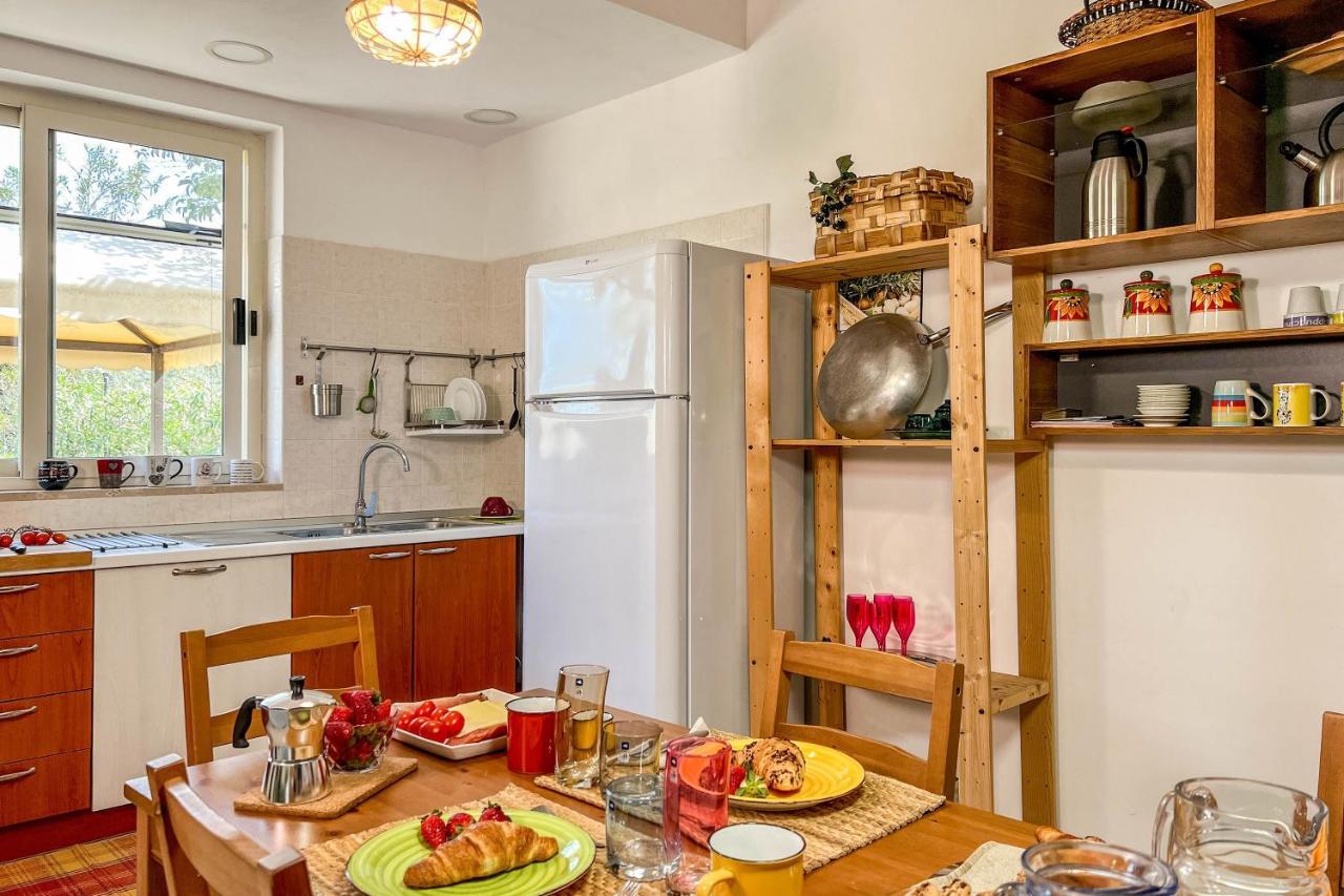 Livingapple Apartment Scauri  Bagian luar foto