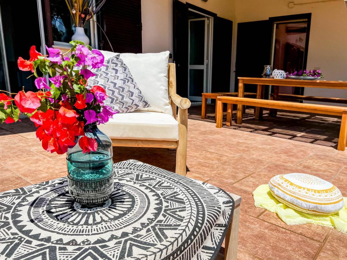 Livingapple Apartment Scauri  Bagian luar foto