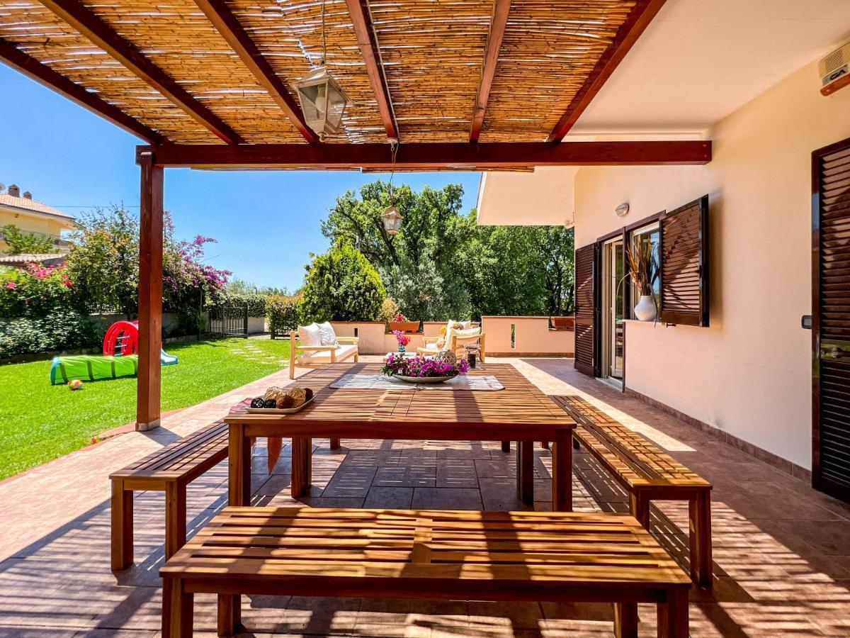 Livingapple Apartment Scauri  Bagian luar foto