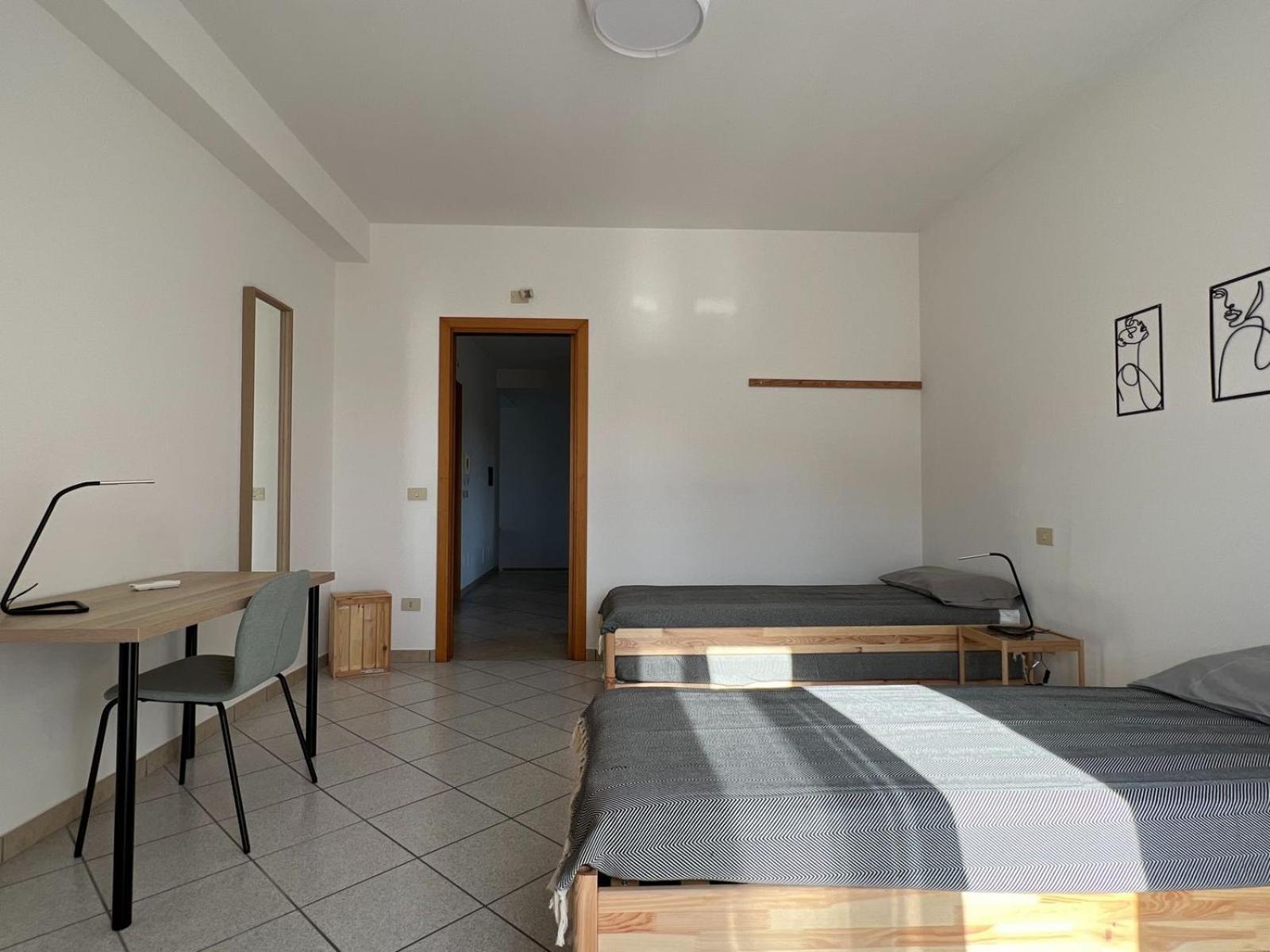 Livingapple Apartment Scauri  Bagian luar foto