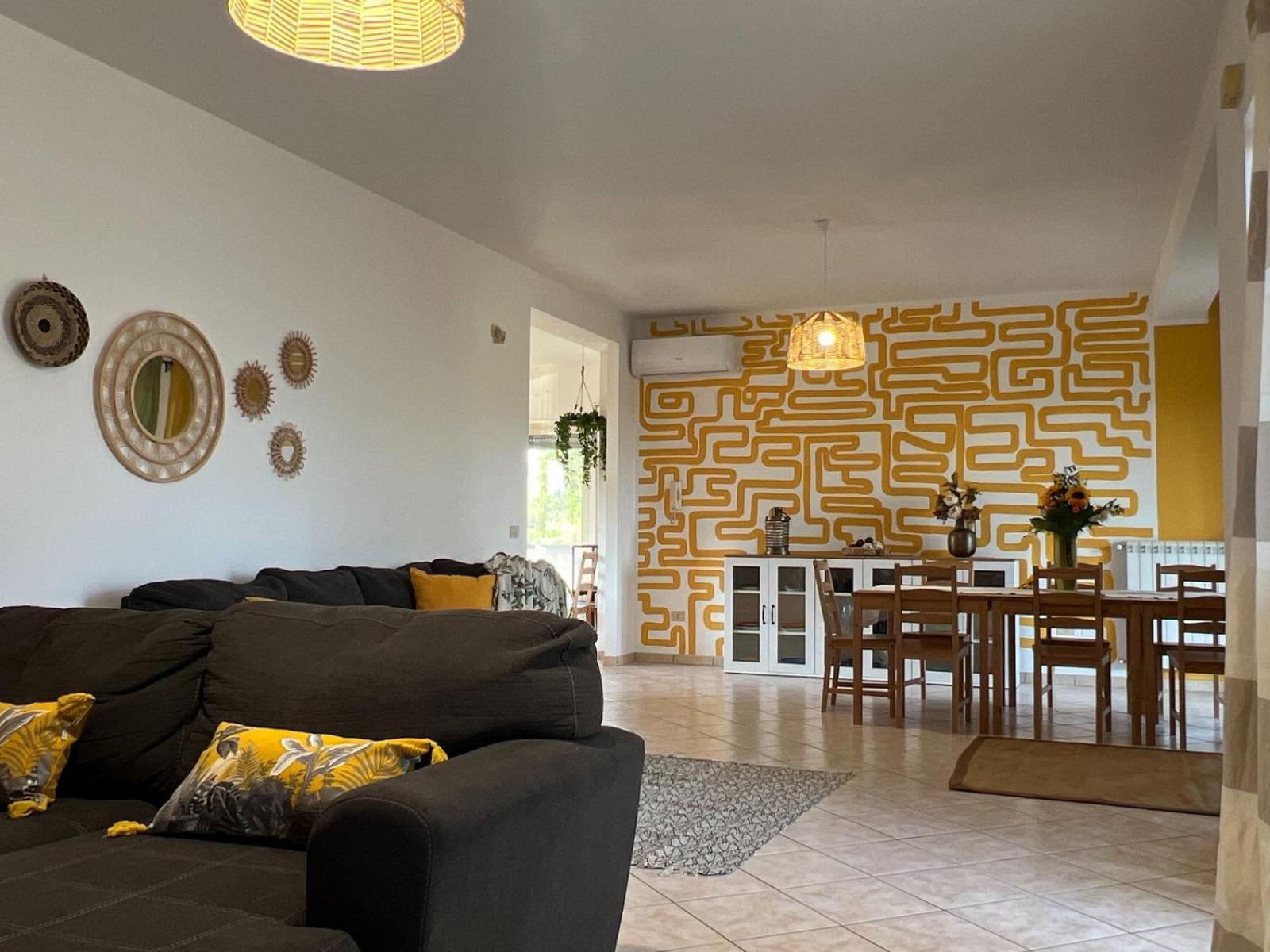 Livingapple Apartment Scauri  Bagian luar foto