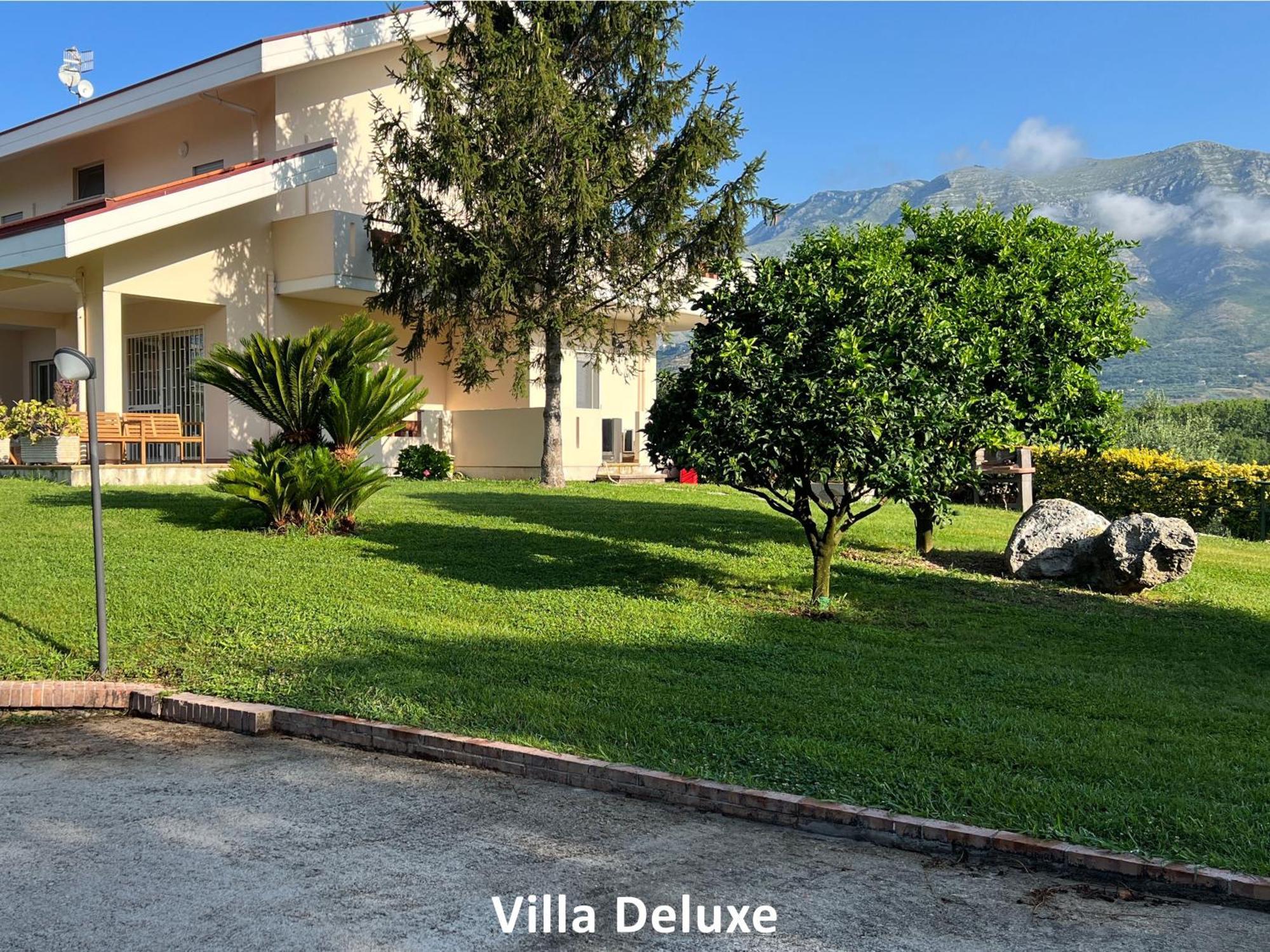 Livingapple Apartment Scauri  Bagian luar foto