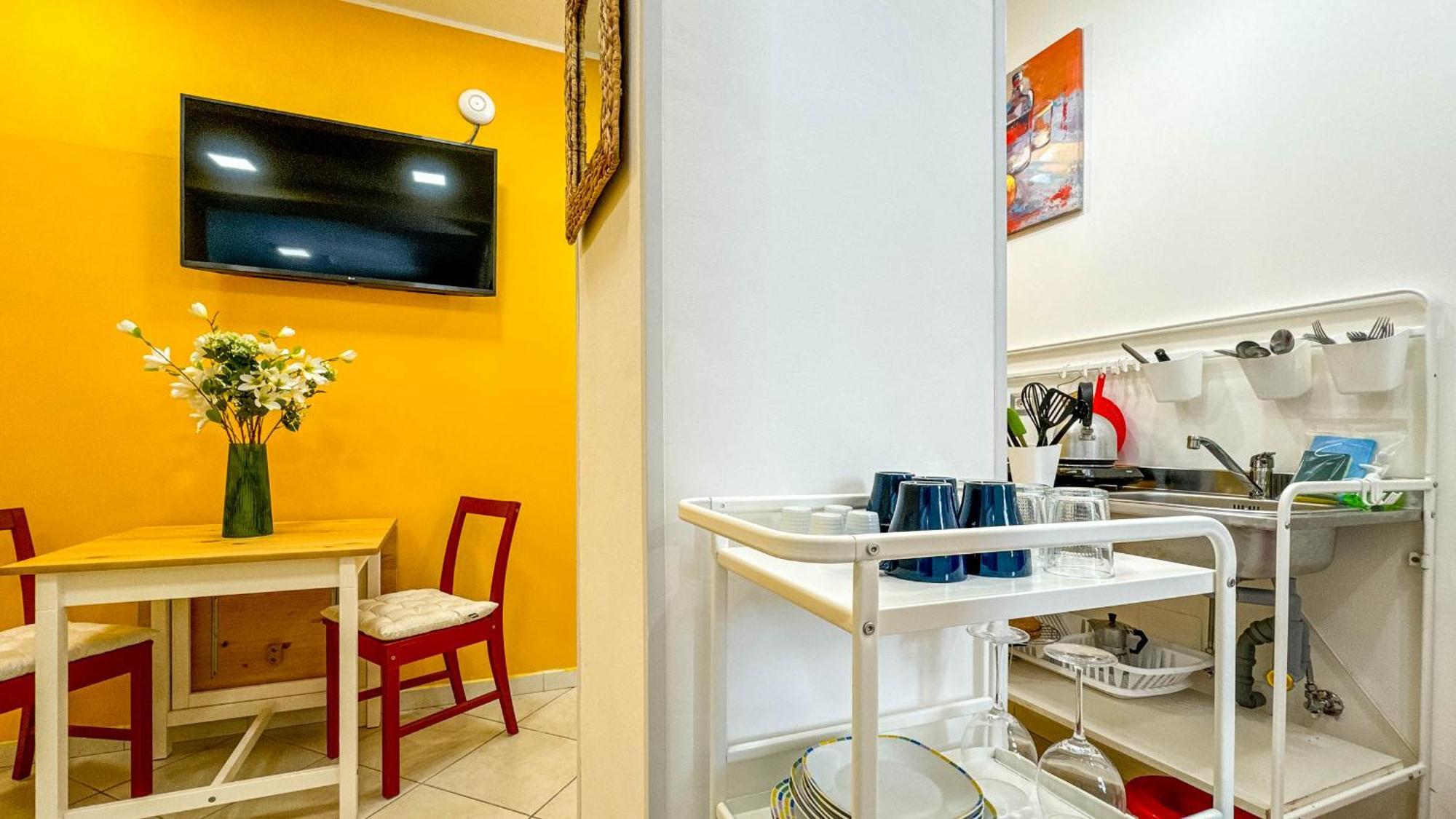 Livingapple Apartment Scauri  Bagian luar foto