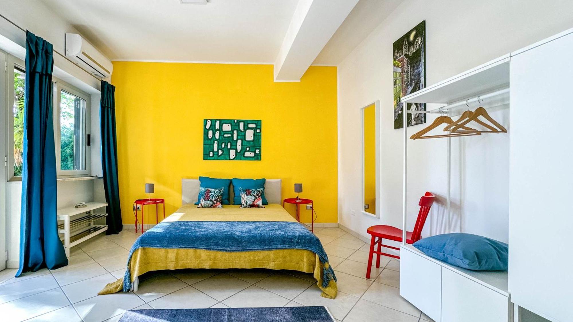 Livingapple Apartment Scauri  Bagian luar foto