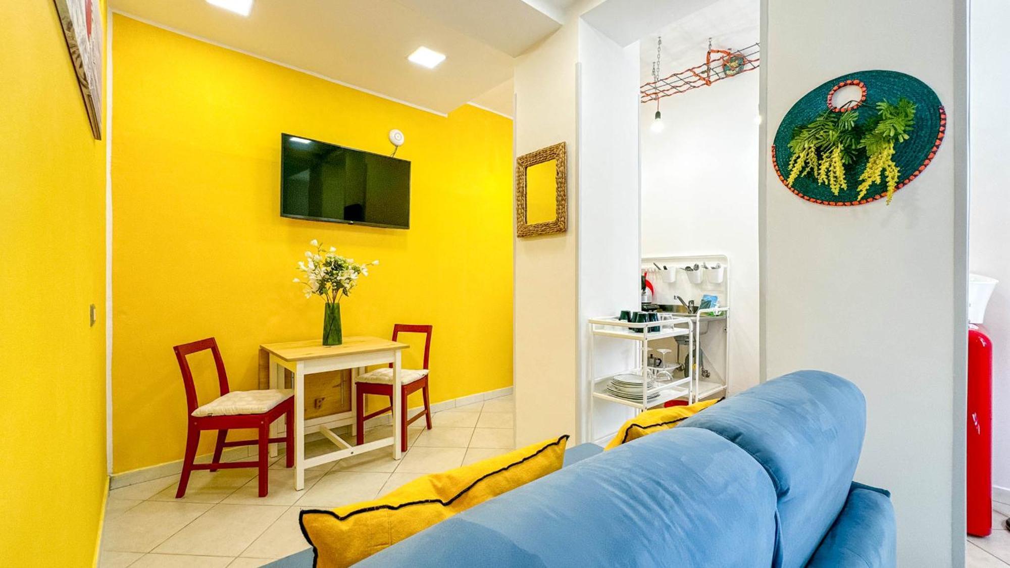 Livingapple Apartment Scauri  Bagian luar foto