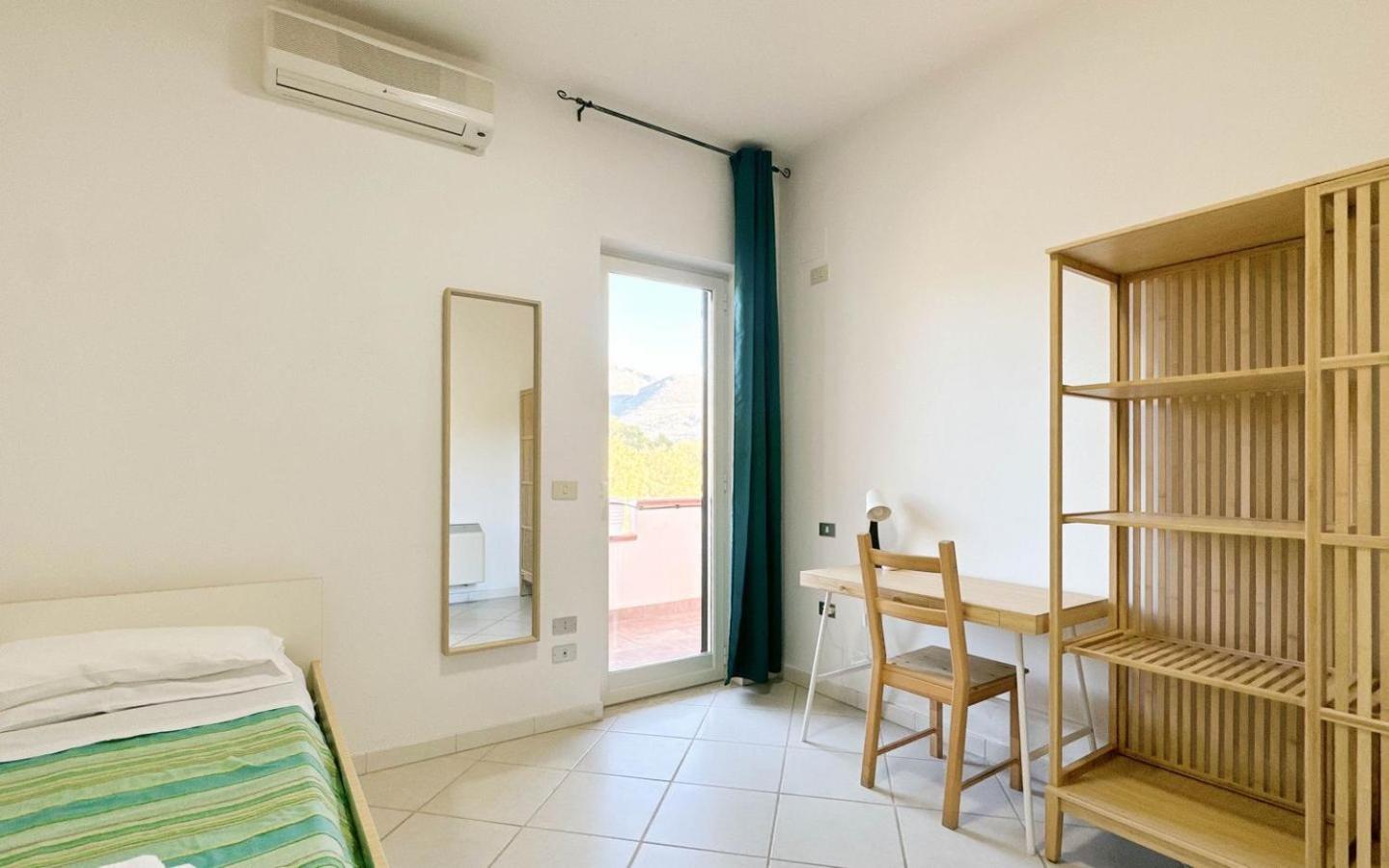Livingapple Apartment Scauri  Bagian luar foto